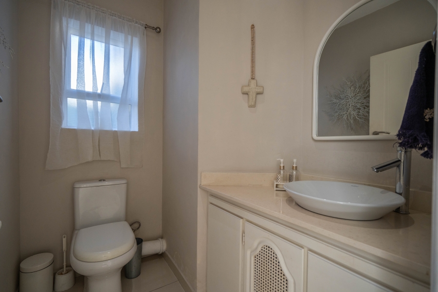 7 Bedroom Property for Sale in Royal Alfred Marina Eastern Cape